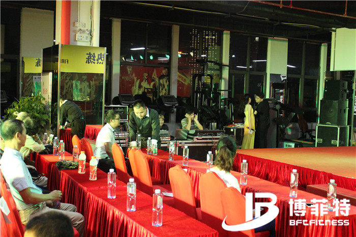 热练健身房开业活动 蜜桃精品无码客户健身房案例，广州蜜桃精品无码健身器材