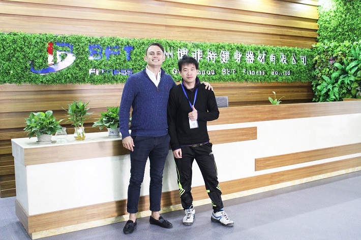 澳大利亚客户来中国进口广州蜜桃精品无码健身器材